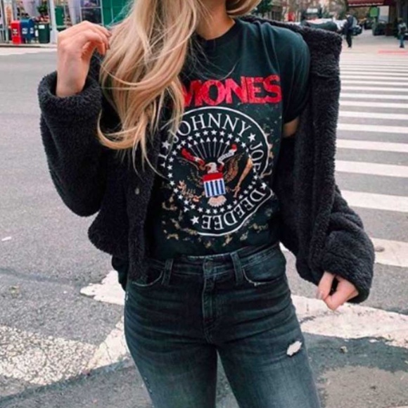 Black Ramones band Leopard Print Graphic TEe - Picture 5 of 7